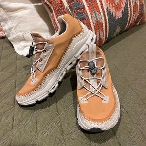 Women’s On Cloud Cloudaway Almond Glacier size 7.5